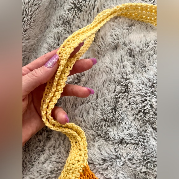 Handmade crochet patterned handbag - Picture 6 of 9